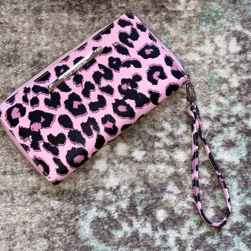 betsy johnson hand wallet